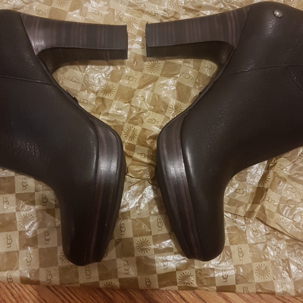 UGG Black Leather Mid-Calf Heeled Boots with Buckle - Picture 5 of 8